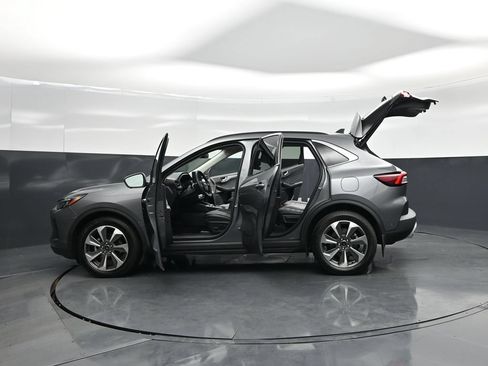 Used 2023 Ford Escape Platinum w/ Premium Technology Package AWD/4WD image 33