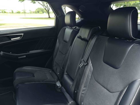 Used 2019 Ford Edge ST w/ Equipment Group 401A AWD/4WD image 18