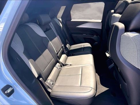 Certified 2024 Cadillac Lyriq Tech w/ Driver Assist Package AWD/4WD image 25