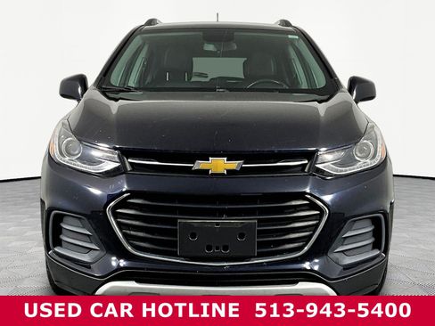 Used 2021 Chevrolet Trax LT w/ Driver Confidence Package FWD image 2