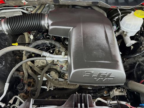 Used 2019 RAM 1500 Express AWD/4WD image 36