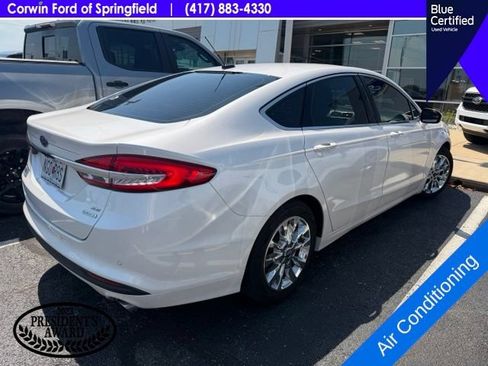 Used 2017 Ford Fusion SE w/ Fusion SE Technology Package FWD image 9