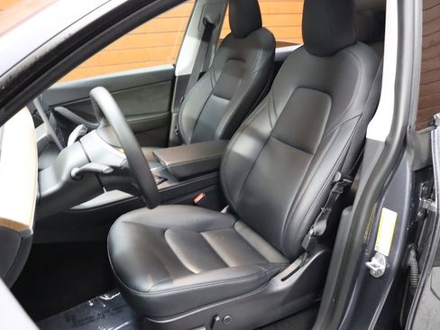 Used 2022 Tesla Model Y Performance image 24