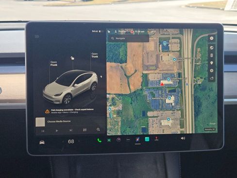 Used 2022 Tesla Model Y Long Range image 24