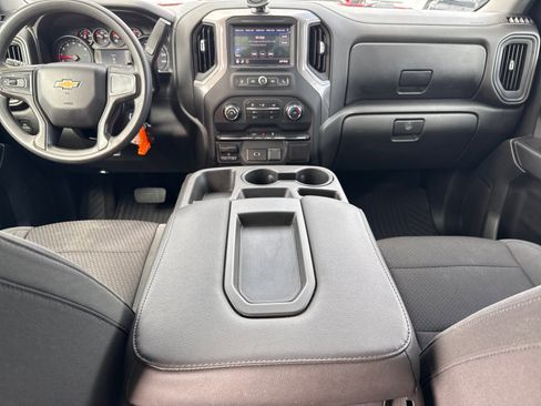 Used 2020 Chevrolet Silverado 1500 Custom w/ Custom Convenience Package image 13