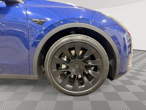 Used 2022 Tesla Model Y Long Range AWD/4WD image 30