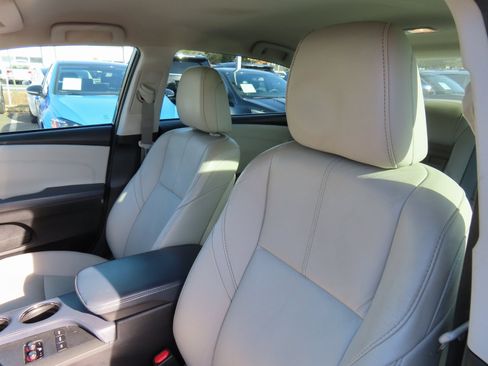 Used 2015 Toyota Avalon XLE image 23