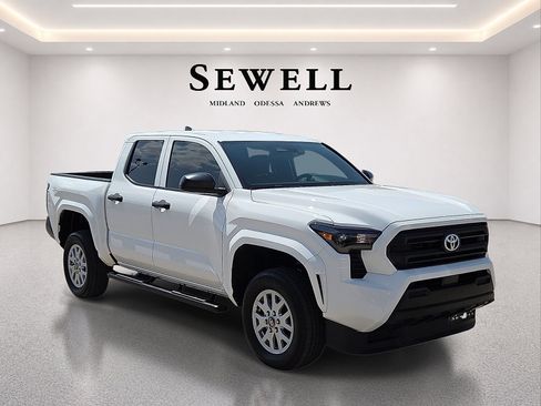 Used 2025 Toyota Tacoma SR RWD image 6