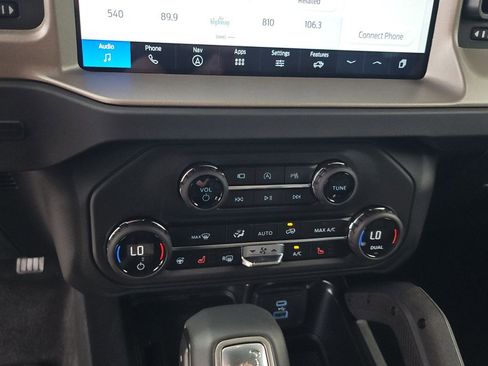 New 2025 Ford Bronco Outer Banks w/ Sasquatch Package AWD/4WD image 14