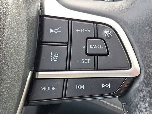 Certified 2022 Toyota Highlander XLE image 22