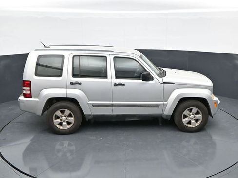 Used 2011 Jeep Liberty Sport AWD/4WD image 16