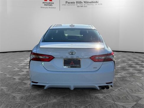 Used 2018 Toyota Camry SE image 6