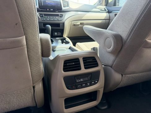 Used 2018 Honda Pilot EX image 25