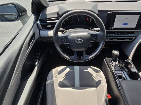 Used 2025 Toyota Camry SE AWD/4WD image 18