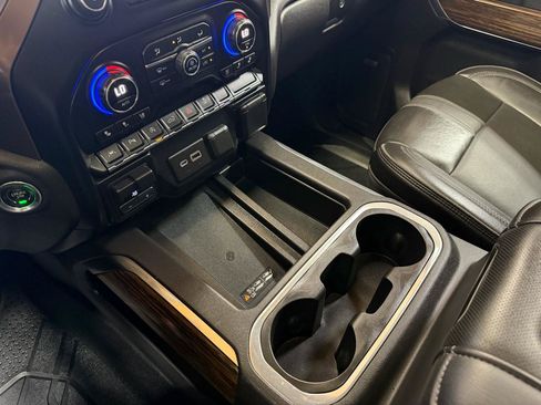 Used 2019 Chevrolet Silverado 1500 High Country w/ Technology Package AWD/4WD image 22