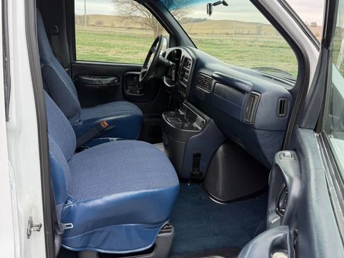 Used 2000 Chevrolet Express 3500 Extended Passenger w/ Preferred Equipment Group RWD image 12