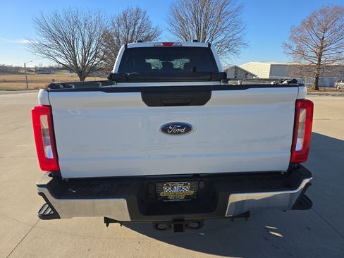 Used 2023 Ford F350 XLT w/ Camper Package image 4