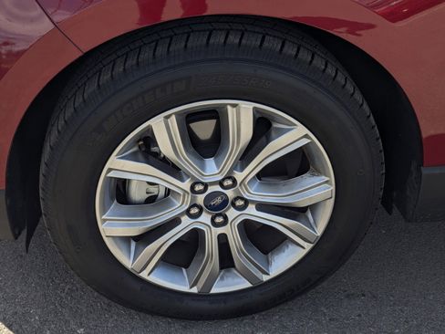 Used 2019 Ford Edge Titanium w/ Cold Weather Package AWD/4WD image 7