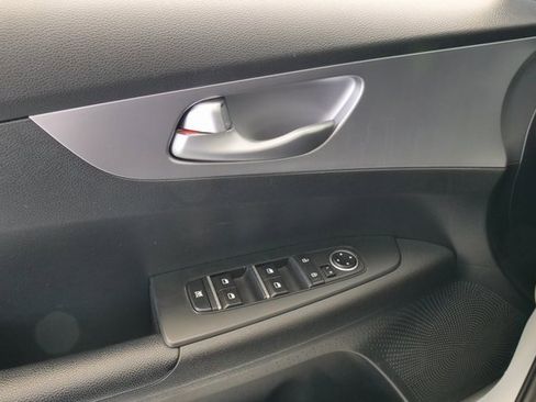 Used 2022 Kia Forte LXS image 28