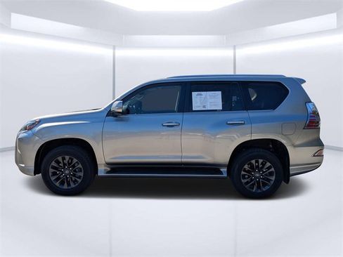 Used 2022 Lexus GX 460 Premium image 5