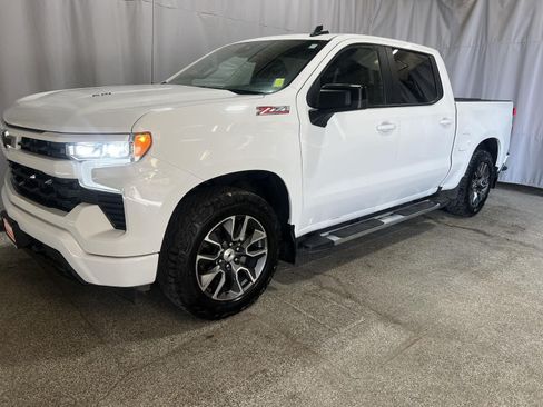 Used 2023 Chevrolet Silverado 1500 RST AWD/4WD image 2