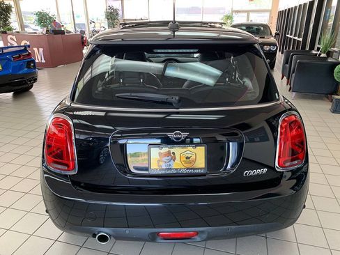 Used 2020 MINI Cooper 2-Door Hardtop FWD image 10