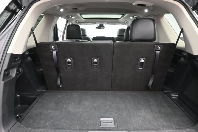 Used 2025 Honda Pilot Touring image 24
