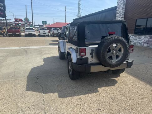 Used 2015 Jeep Wrangler Sport AWD/4WD image 8