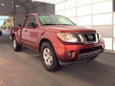 Used 2013 Nissan Frontier SV RWD image 1