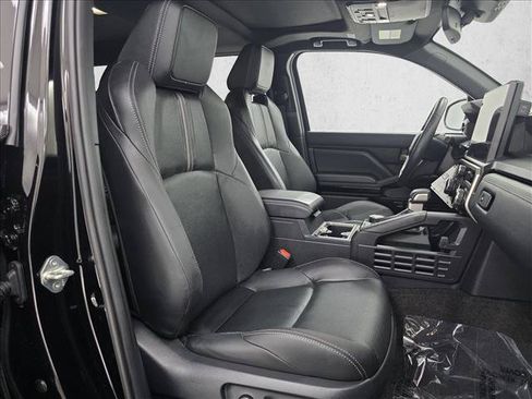 Used 2025 Toyota 4Runner Limited RWD image 19