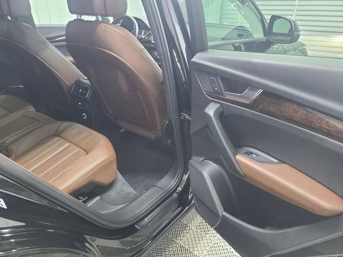 Used 2018 Audi Q5 2.0T Premium w/ Convenience Package AWD/4WD image 40
