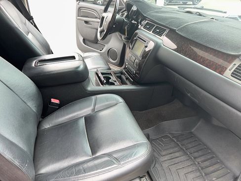 Used 2013 GMC Yukon Denali image 42