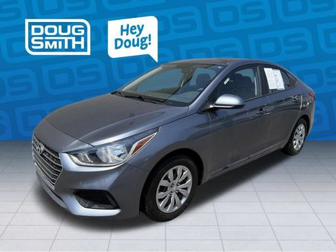 Used 2019 Hyundai Accent SE FWD image 1