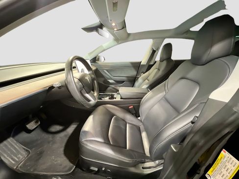 Used 2018 Tesla Model 3 Long Range image 15