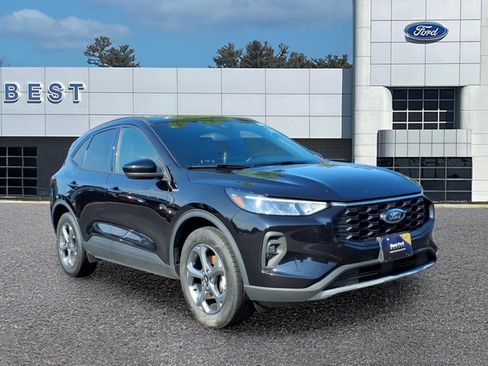 Used 2025 Ford Escape ST-Line Select AWD/4WD image 3