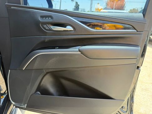 Used 2022 Cadillac Escalade Sport image 17