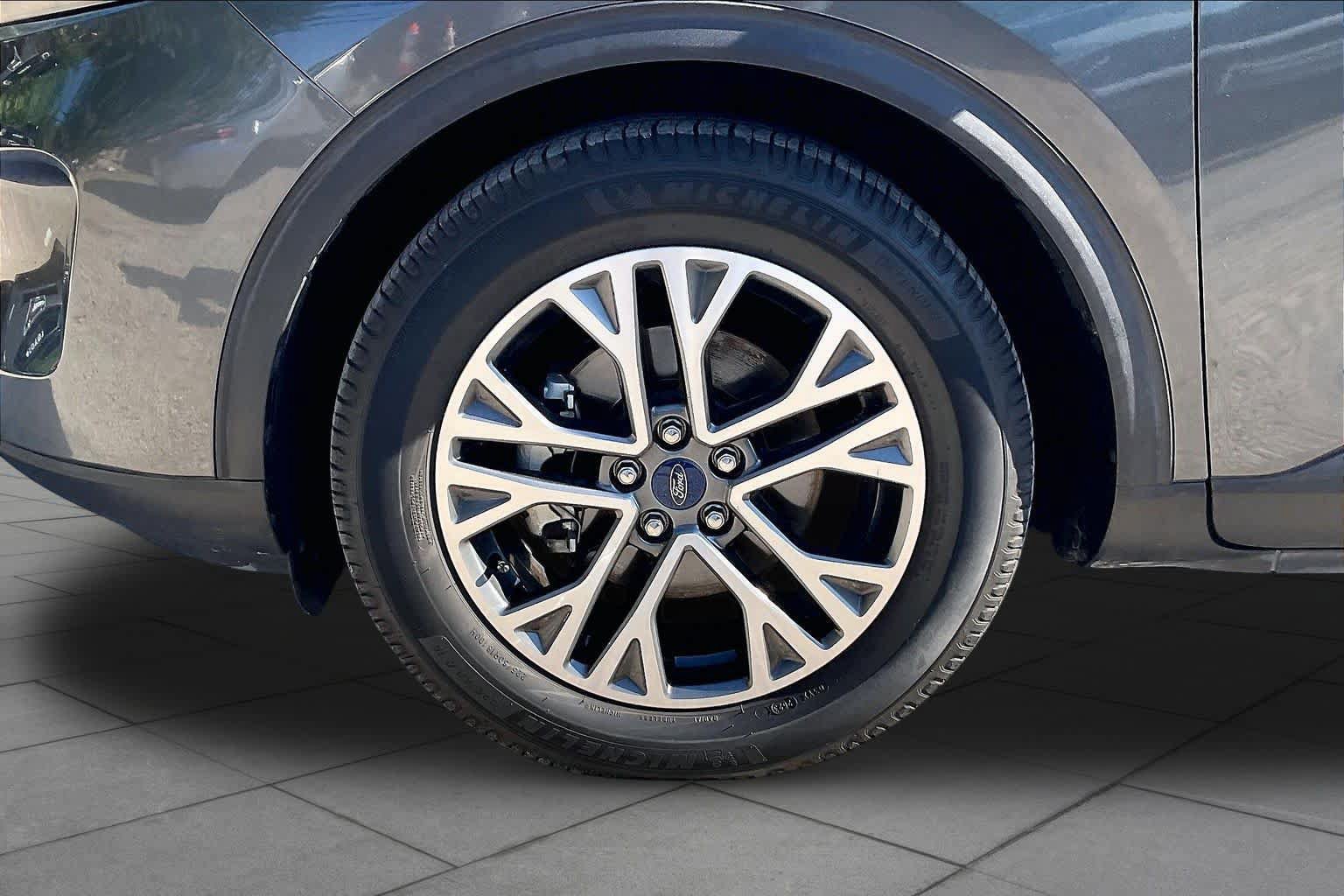Used 2020 Ford Escape SEL FWD image 11
