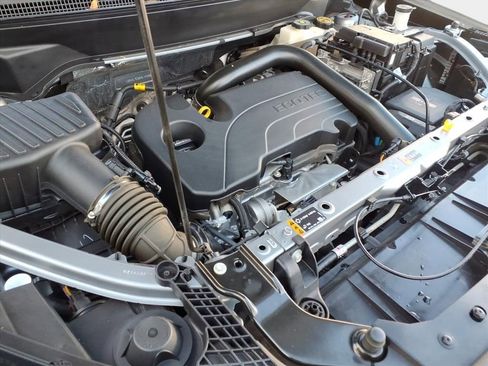 Used 2024 GMC Terrain SLT image 28