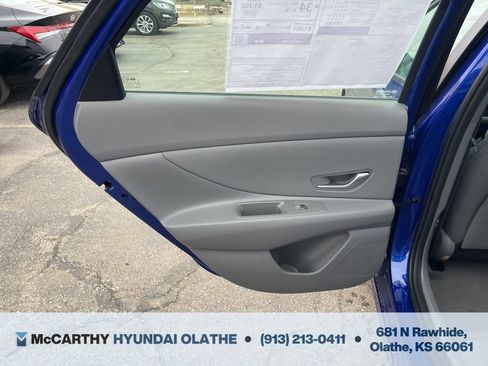 Used 2025 Hyundai Elantra Sport FWD image 19