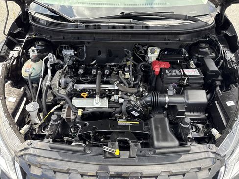 Used 2021 Nissan Kicks SV image 34