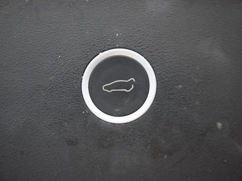 Used 2017 Tesla Model X 90D image 8