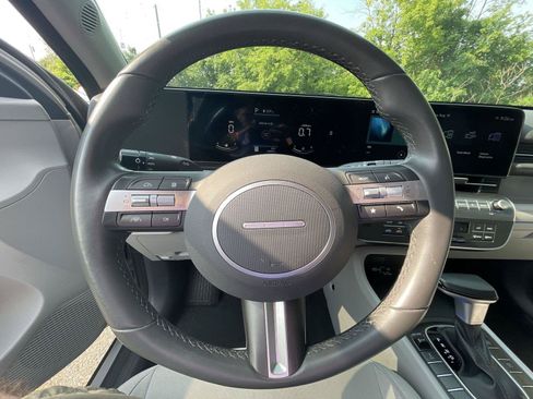 Used 2025 Hyundai Kona SEL AWD/4WD image 15