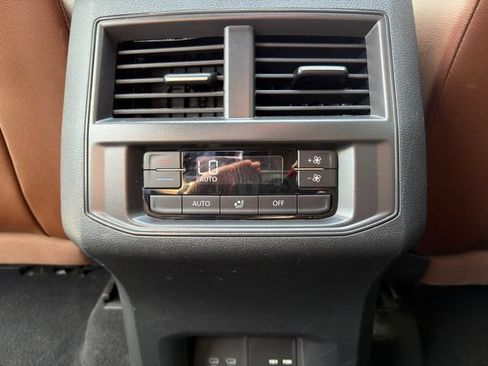 Used 2022 Volkswagen Atlas SEL AWD/4WD image 17