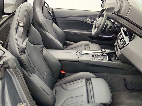 Used 2025 BMW Z4 sDrive30i w/ Premium Package image 23