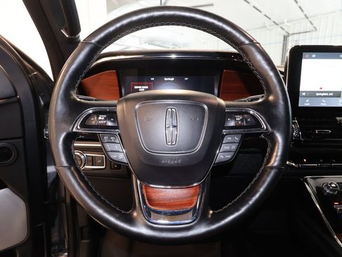 Used 2021 Lincoln Navigator Reserve w/ Luxury Package AWD/4WD image 7