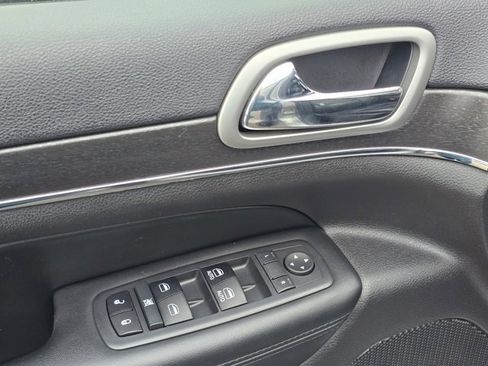 Used 2018 Jeep Grand Cherokee Limited image 37