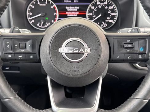 Used 2024 Nissan Rogue SV w/ SV Premium Package FWD image 8