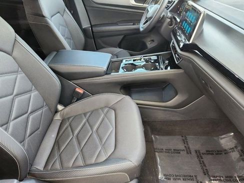 Used 2024 Volkswagen Atlas Cross Sport SE image 20