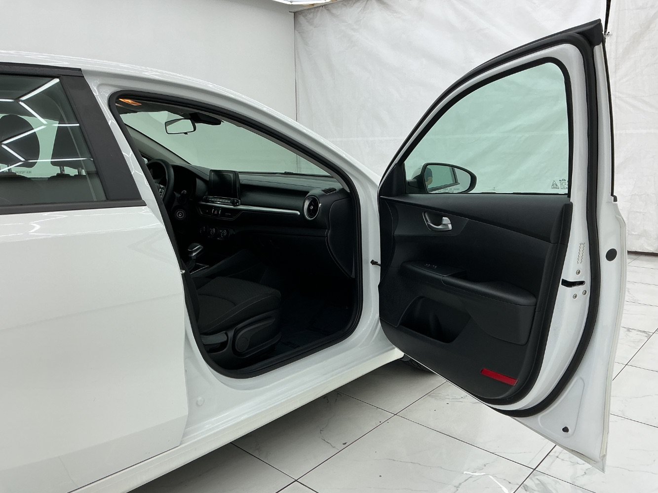 Used 2020 Kia Forte LXS FWD image 17
