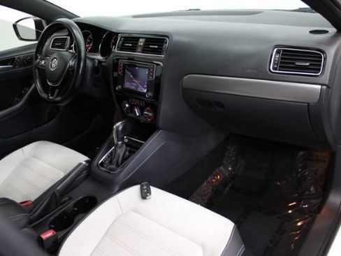 Used 2016 Volkswagen Jetta Sport FWD image 21